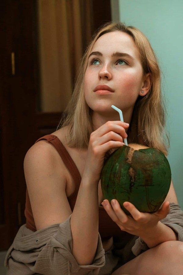 What are the steps for setting up a UK-based holistic health retreat?